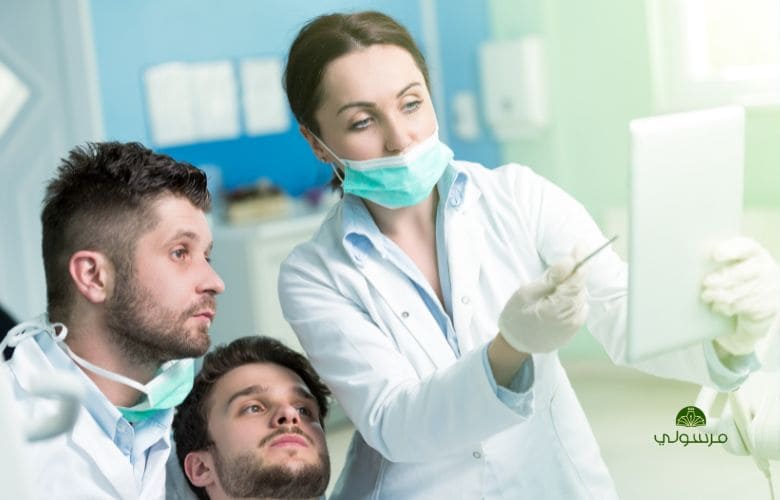 تخصصات طب الأسنان
